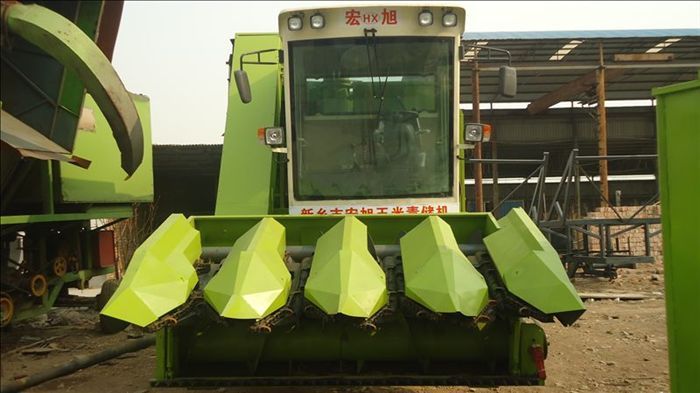 自走式玉米收割機 自走式玉米收割機