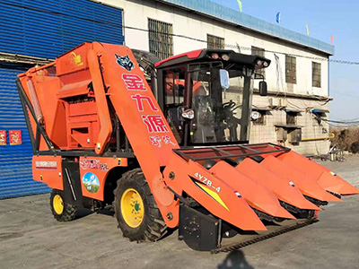 玉米聯(lián)合收割機